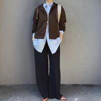 大人おしゃれなブラウン×ブルー配色。こなれ感が出る参考にしたい色遊び術【40代の毎日コーデ】 画像