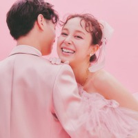 佐藤ミケーラ倭子、史上初「ゼクシィ」紙面上で結婚発表 ウエディングフォト3パターン公開 画像