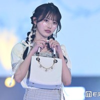 秋元康プロデュースRain Tree綾瀬ことり、大ぶりリボン着こなす甘めファッション披露「可愛すぎ」「スタイル完璧」【ガルアワ2026SS】 画像