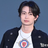 「ブルーロック」実写化出演話題・綱啓永、12個ボタンジャケット着こなす シンプルコーデでスタイル輝く【ガルアワ2026SS】 画像