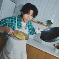 庄司浩平、中華鍋で本格炒飯作り 動画で学んだノウハウを駆使し挑む 画像