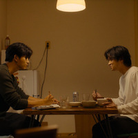 橋本愛＆水上恒司＆安田顕ら「ソウルメイト」出演　“イソテギョン”磯村勇斗×テギョンの食卓カット公開 画像