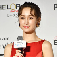 藤井サチ「すごく色が可愛い」チークにもマルチに使える愛用アイシャドウ 画像