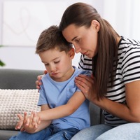 自分の高級時計は「即買い」するのに、子どもの塾代はケチる夫。「男の見栄」による経済DVで家庭が壊れるまでの顛末は 画像