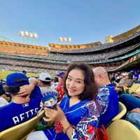 水沢アキ、20年ぶりアメリカから帰国の俳優長男との2ショット公開「イケメン」「活躍が楽しみ」と反響 画像