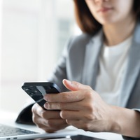 若手が「電話を嫌がる」のはなぜ？職場の世代間ギャップに悩む上司がわかっていない「若者特有の心理」とは 画像