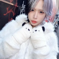 V系バンドメンバー、騒動になっているファンとの関係に言及「12年くらいの仲で戦友」 画像