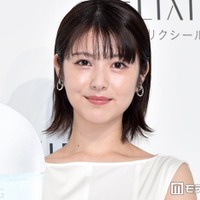 浜辺美波「親友とプチ旅行」駅ホームプライベートショットに「普通にいてびっくり」「オーラ隠しきれてない」と驚きの声 画像