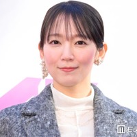 吉岡里帆、“別人級”黒柳徹子風ヘアを披露「新鮮」「クオリティ高い」の声 画像