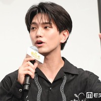 Aぇ! group正門良規、“普段からカラ松”だった「革ジャンが制服」映画で木村拓哉モノマネも披露【おそ松さん 人類クズ化計画!!!!!?】 画像