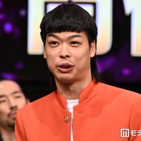 バッテリィズ・エース、父親が「カッコ良すぎて父親界のエース」M-1準優勝芸人公開の顔出しショットが話題「似てる」「渋くておしゃれでイケオジ」 画像