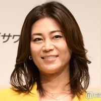 氷川きよし、デコルテ全開の日光浴ショット公開「お肌ツヤツヤ」「眩しい」と反響 画像