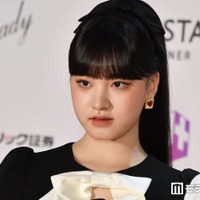 IVEリズ、ノースリミニワンピ姿に「お人形さんみたい」「肩のラインが美しすぎる」の声 画像