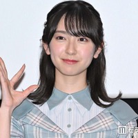 日向坂46金村美玖、美脚のぞくミニ丈“ピューロコーデ”に絶賛の声「変装なしでびっくり」「カチューシャ姿が悶絶級の可愛さ」 画像