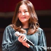 華原朋美、息子との“3日間レゴランド旅”ショット公開「溺愛っぷりが微笑ましい」「ぴったりくっついてて可愛い」の声 画像