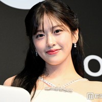 IVEユジン、ショーパンからスラリ美脚「異次元のスタイル」「脚が長すぎる」とファン悶絶 画像