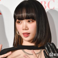 LE SSERAFIMチェウォン、スーパーロングヘア＆背中ざっくりドレス姿披露「大胆でセクシー」「破壊力すごい」と反響 画像