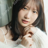 日向坂46藤嶌果歩、色とりどりな表情魅せる 1st写真集“書店別特典”ポストカード11種＆ポスター6種公開【果実の歩幅】 画像