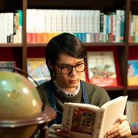 細田佳央太 「生まれて初めて小鳥とお芝居を」石田ひかりが紡ぐ物語のキーパーソン役『さとこはいつも』 画像