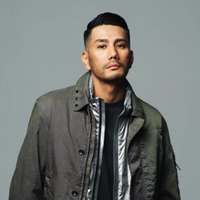 ラッパーAKLO、7年ぶりのニューアルバム『SIGNAL VERDE』よりレゲトン・バンガー「Lo Prendo」MV公開 画像