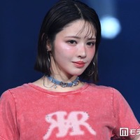 FRUITS ZIPPER鎮西寿々歌、ミニT×ミニスカにフリルレイヤード 甘辛ミックスコーデで魅せる【オキコレ2026】 画像