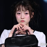 CUTIE STREET梅田みゆ、上品ガーリーなモノトーンコーデ 可愛らしい仕草で存在感放つ【オキコレ2026】 画像