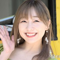 須田亜香里、美ウエスト大胆披露のミニ丈ニットコーデ披露「セクシーすぎる」「引き締まっててかっこいい」と絶賛の声 画像
