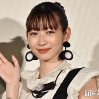 人気TL出演話題の岡本夏美、美脚透けるシースルーワンピ姿「大人っぽくて素敵」「華奢で憧れ」の声 画像