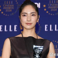 仁村紗和、父親＆愛犬とのプライベートショット公開「雰囲気が似てる」「わんちゃんと同じ表情してて癒される」の声 画像