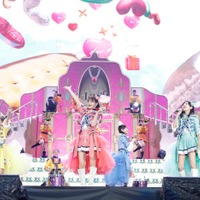 ＝LOVE、国立競技場に約6万人の“愛”溢れる ブラバンコラボ・わちゃわちゃ動物姿・初東京ドーム決定後の涙の1曲…10年目目前に魅せた“とくべチュ”な夜【ライブレポート】 画像