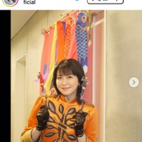 森高千里、圧巻スタイル際立つミニスカ衣装公開「奇跡の美脚」「スタイルが変わってない」と反響 画像