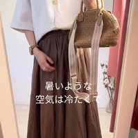 夏の「 白×ブラウン」コーデ。鉄板カラーを爽やかに仕上げる秘訣とは【40代の毎日コーデ】 画像