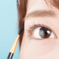 これやると一気にオバ見え！　40代を痛々しく見せるNG眉メイク 画像