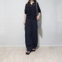 【ユニクロ】黒シアーカーデで細見えと涼しさを実現。黒でまとめた夏のきれいめリラックス【40代の毎日コーデ】 画像