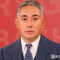市川團十郎、息子・勸玄のプールショット公開「濡れ髪が大人っぽい」「すっかりお兄さん」と反響 画像