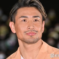 魔裟斗「気分はターザン」親子筋肉ショット公開「パパが最強すぎる」「2人とも筋肉凄い」の声 画像