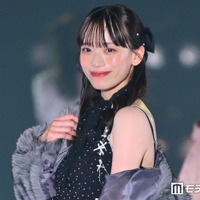 サッカー日本代表 上田綺世選手の妻・由布菜月「関コレ」で堂々ランウェイ ファージャケットから美肩チラ見せ【関コレ2026A/W】 画像