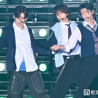 TAGRIGHT＆YUMEKI（ユメキ）制服姿でコラボ 学園寸劇→キレキレダンスのギャップで魅了【関コレ2026A/W】 画像
