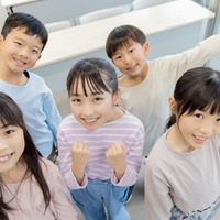 「算数と国語の平均点が大幅にアップ」教師がクラスで実践したこととは、読み書き計算ではなく【菊池省三先生インタビュー】 画像