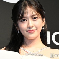 IVEユジン、美デコルテ際立つベアトップドレス姿披露「背中が美しい」「スタイル抜群」 画像