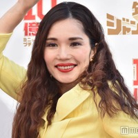 平野ノラ、ディズニー・オン・アイスで娘抱っこした2ショット公開「可愛い親子にほっこり」「大きくなってる」の声 画像