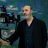 「映画って何の役に立つの？」と言わせたかった『モネと時間旅行』セドリック・クラピッシュ監督インタビュー 画像