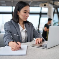 「出世しない社会人」がやりがちな行動とは？ 具体例と理由に迫る 画像