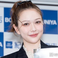 村重杏奈、幼少期プリントされたシール公開「舌ペロ可愛すぎる」「天使がいっぱい」と反響 画像