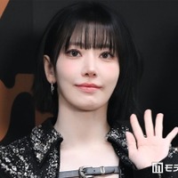 LE SSERAFIMサクラ、美ウエストのぞくショートタンク×ショーパン衣装ショットに熱視線「くびれが綺麗すぎる」「圧巻のスタイル」 画像