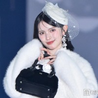 超ときめき宣伝部・菅田愛貴、白ファーアウター×チェックワンピのガーリーコーデでキュートに魅せる【ガルアワ2026A/W】 画像