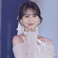 乃木坂46金川紗耶、オフショルダーで美デコルテ披露 “首かしげポーズ”に「お姫様みたい」「あざと可愛すぎる」の声【ガルアワ2026A/W】 画像