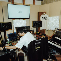 STUTS×United Athle、コラボスウェット2型を10月17日に限定発売｜11月7日には10周年アニバーサリー公演が開催 画像
