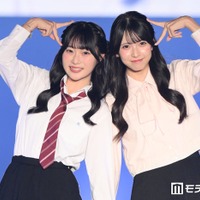 「今日好き」白石乙華＆秋元優奈、制服姿で仲良くランウェイ キュートな猫耳ポーズ披露【TGC北九州2026】 画像