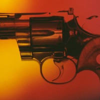衝撃的すぎる…名門チームの会長、なんと「拳銃携帯」で試合に乱入! 画像